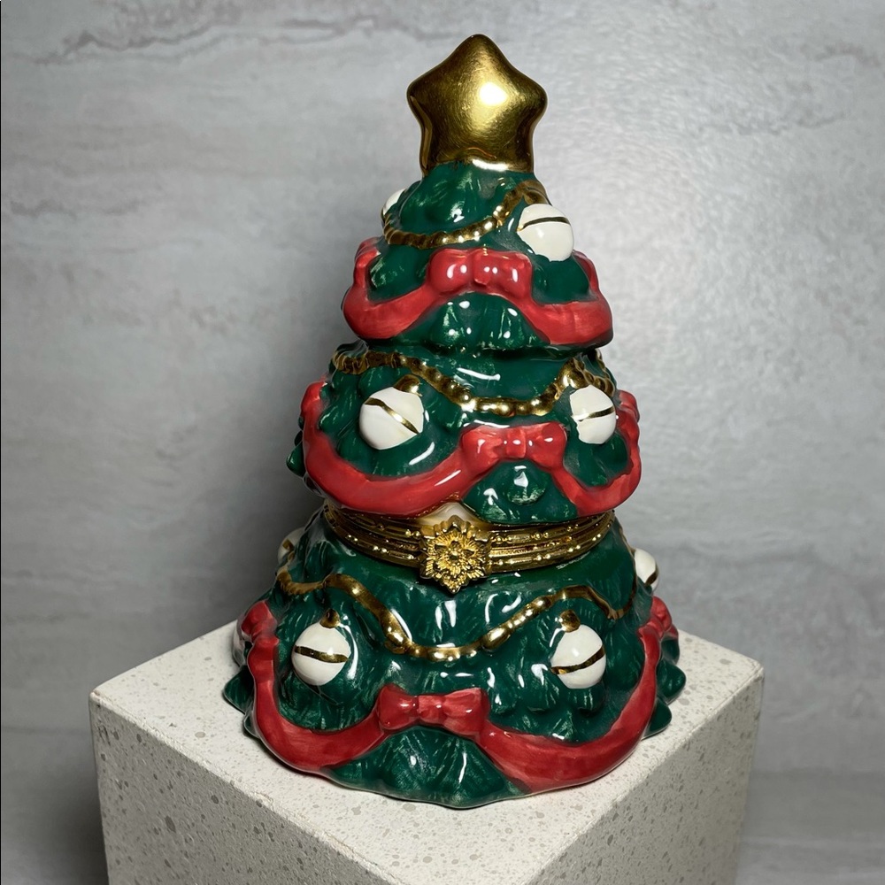 Charter Club "Winter Garland" Porcelain Christmas Tree Trinket Jewelry box New